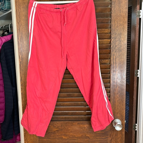 Exercise set with stripes - Picture 1 of 3